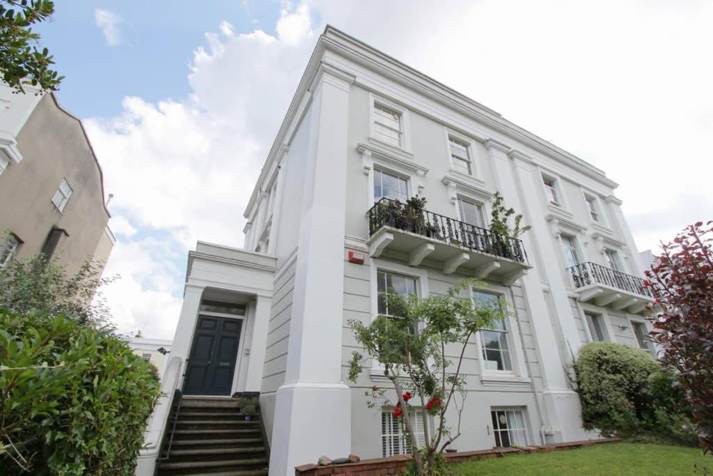 Stunning Arty Apartment In The Heart Of Clifton Bristol Exterior foto